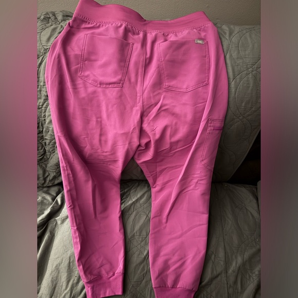 NWOT FIGS ZAMORA PETITE JOGGER - Picture 2 of 3